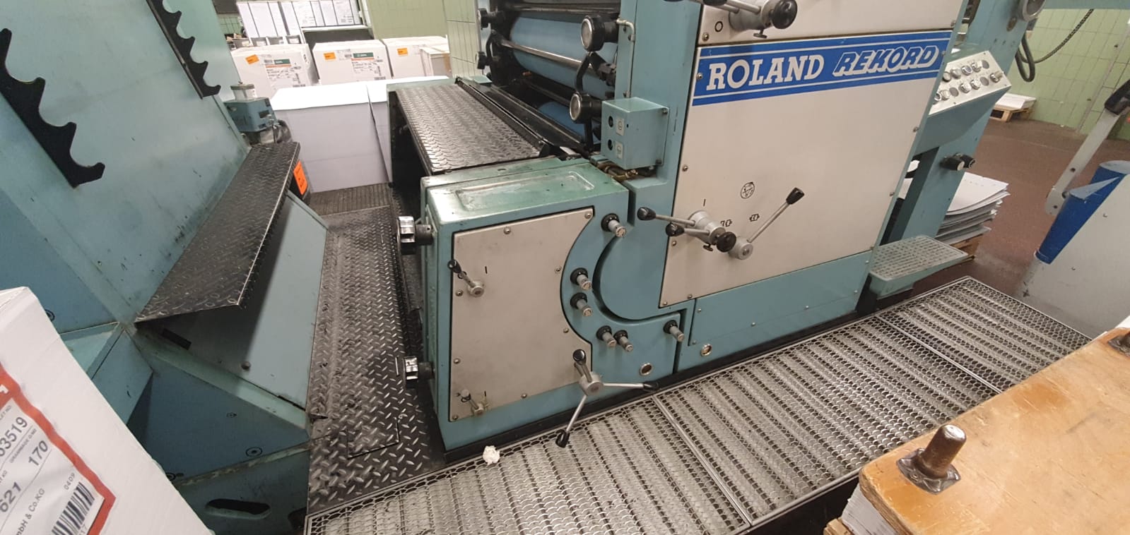 Roland Rekord two color Max. Format 102 cm Year of construction 1980 Stream feeder conventional dampening system